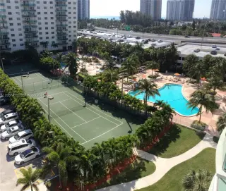 Propiedad en alquiler con 1 dormitorio y 1.5 baños en Sunny Isles Beach