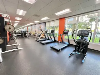 Propiedad en alquiler con 1 dormitorio y 1.5 baños en Sunny Isles Beach