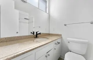 2 Bedroom Apt in Compton