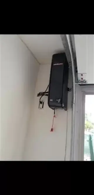 Garage doors service and repai