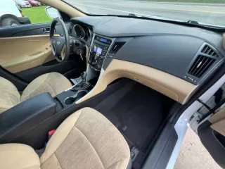 Hyundai Sonata 2012