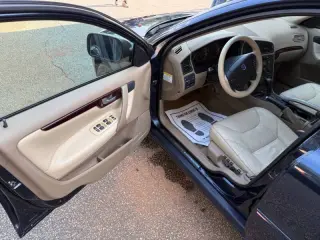 Volvo XC70 2004
