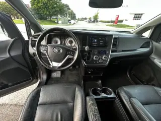 Toyota Sienna 2015