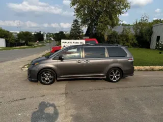 Toyota Sienna 2015