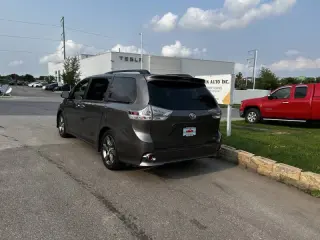 Toyota Sienna 2015