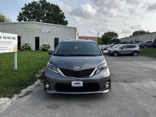Toyota Sienna 2015