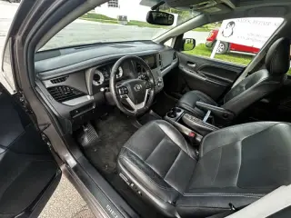 Toyota Sienna 2015