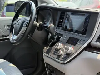Toyota Sienna 2016