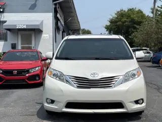 Toyota Sienna 2016