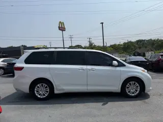 Toyota Sienna 2016