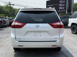 Toyota Sienna 2016
