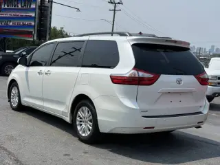 Toyota Sienna 2016