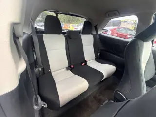 Toyota Yaris 2012