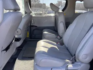 Toyota Sienna 2013