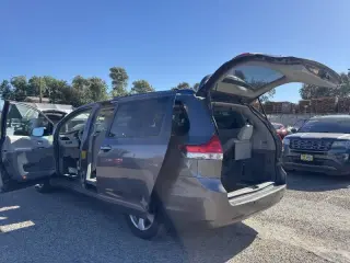 Toyota Sienna 2013