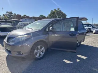 Toyota Sienna 2013
