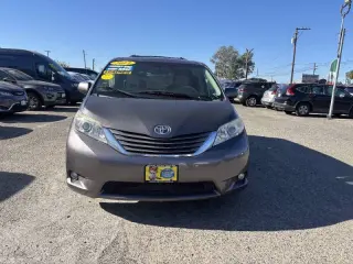 Toyota Sienna 2013