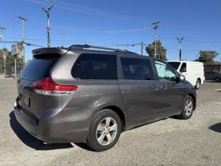 Toyota Sienna 2013