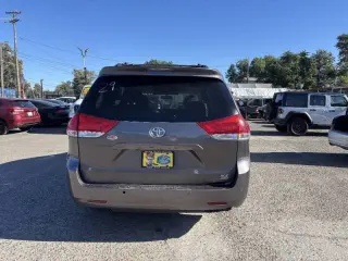 Toyota Sienna 2013
