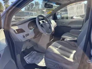 Toyota Sienna 2013