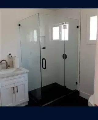 SHOWER DOORS/Ventanas a medida