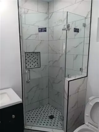 SHOWER DOORS/Ventanas a medida