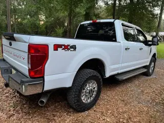 Ford F-350 Super Duty 2021 4x4 XLT 4p. Cabina de Tripulante 6.8 pies. SB SRW Camión Pickup
