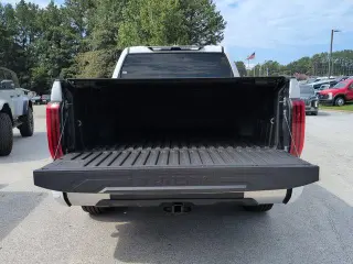 Toyota Tundra 2023 4x4 Limited HV 4p CrewMax Cab Camioneta SB