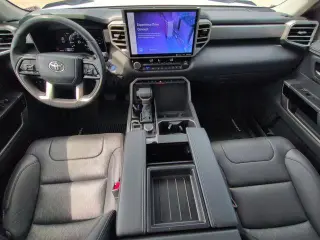 Toyota Tundra 2023 4x4 Limited HV 4p CrewMax Cab Camioneta SB