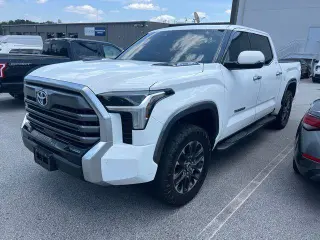Toyota Tundra 2023 4x4 Limited HV 4p CrewMax Cab Camioneta SB