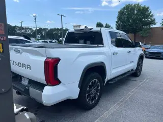 Toyota Tundra 2023 4x4 Limited HV 4p CrewMax Cab Camioneta SB
