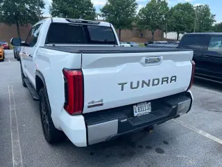 Toyota Tundra 2023 4x4 Limited HV 4p CrewMax Cab Camioneta SB