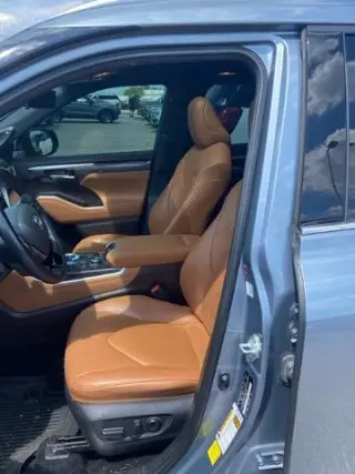 Toyota Highlander 2021 AWD Platinum 4dr SUV