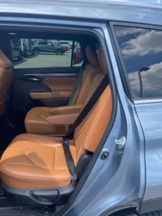 Toyota Highlander 2021 AWD Platinum 4dr SUV