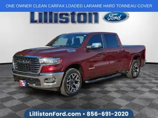 Ram 1500 2025 4x4 Laramie 4p. Cabina de Tripulación 6.4 ft. SB Camioneta
