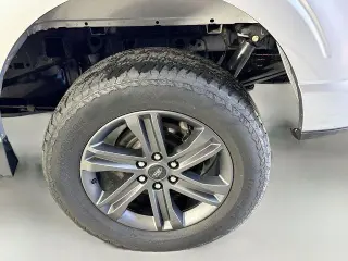 Ford F-150 2023 4x4 Platinum 4p SuperCab 6.1 ft. CA
