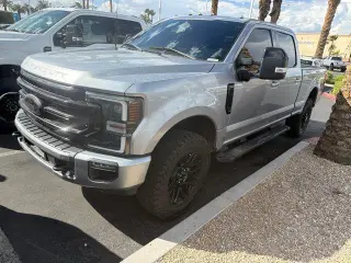 Ford F-250 Super Duty 2022 4x4 Lariat 4p Camioneta Cabina Doble 6.8 ft. CB