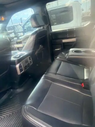 Ford F-250 Super Duty 2022 4x4 Lariat 4p Camioneta Cabina Doble 6.8 ft. CB