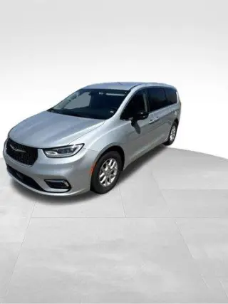 Chrysler Pacifica 2024 Touring L Minivan 4p