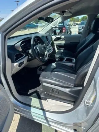 Chrysler Pacifica 2024 Touring L Minivan 4p