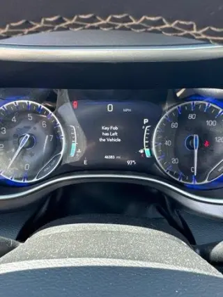 Chrysler Pacifica 2024 Touring L Minivan 4p