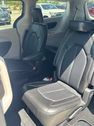 Chrysler Pacifica 2024 Touring L Minivan 4p