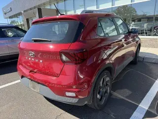Hyundai VENUE 2023 Limited 4dr Crossover