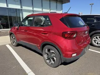 Hyundai VENUE 2023 Limited 4dr Crossover