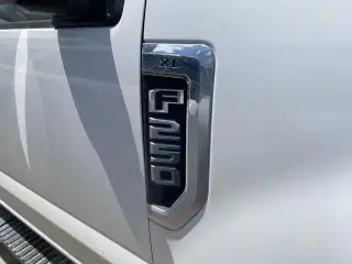 Ford F-250 Super Duty 2019 4x4 XL 4p Cabina Crew 6.8 ft. SB Camioneta