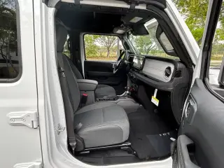 Jeep Wrangler 2024 4x4 Sahara 4p SUV