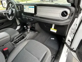 Jeep Wrangler 2024 4x4 Sahara 4p SUV