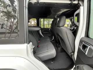 Jeep Wrangler 2024 4x4 Sahara 4p SUV