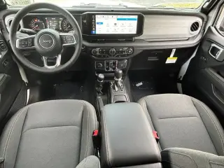 Jeep Wrangler 2024 4x4 Sahara 4p SUV