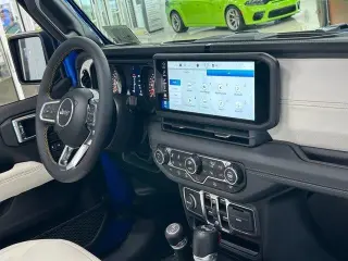 Jeep Wrangler 2024 4x4 Sahara 4p SUV